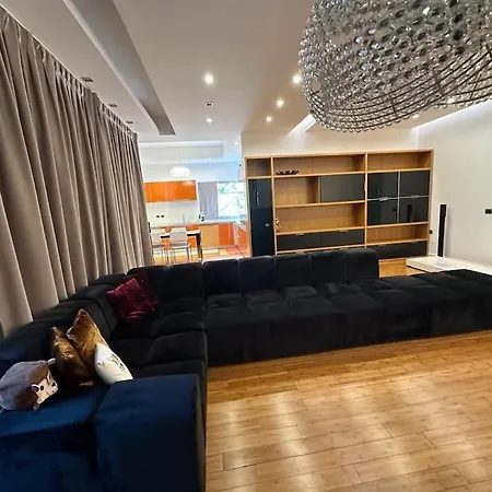 Premium Tirana, Just A Short Walk From Center Apartment