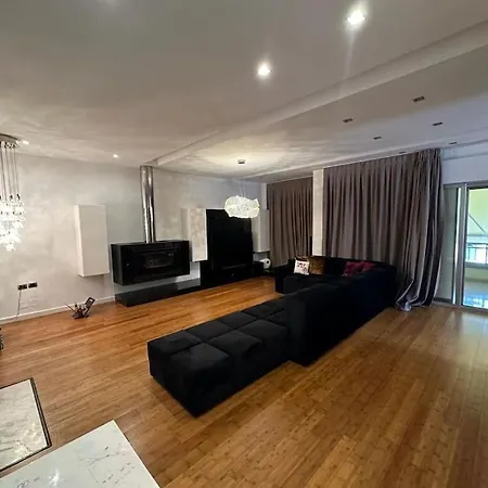 Premium Tirana, Just A Short Walk From Center Apartment *